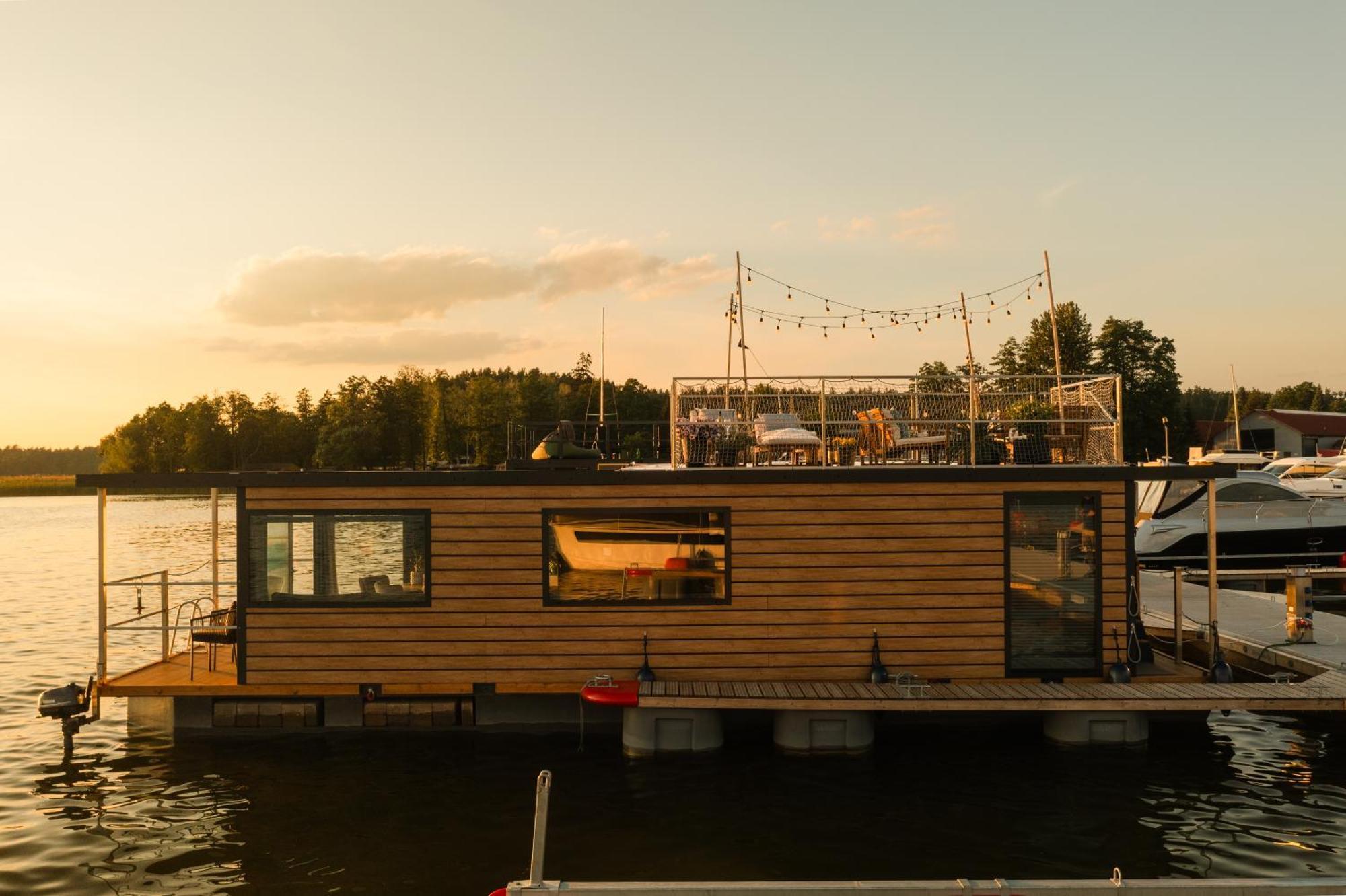 Domek Na Wodzie - Houseboat -Sauna, Taras Na Dachu, Dwie Sypialnie Mikołajki Esterno foto