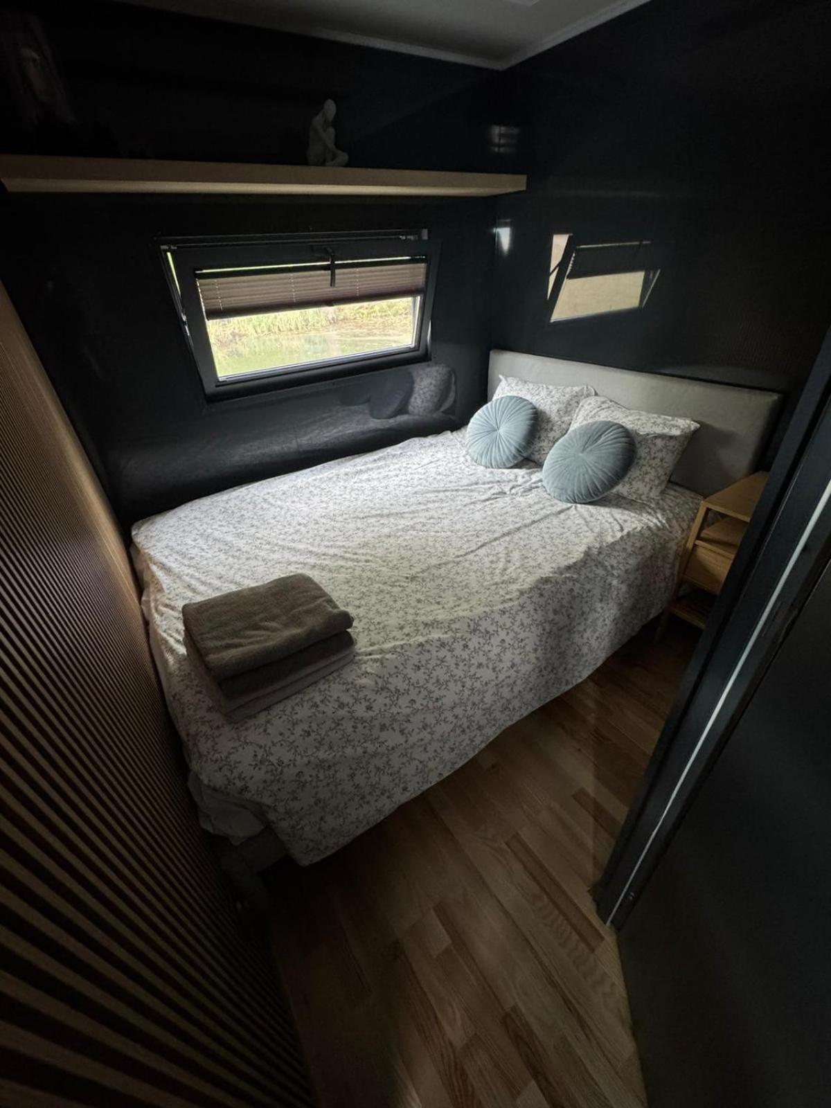 Domek Na Wodzie - Houseboat -Sauna, Taras Na Dachu, Dwie Sypialnie Mikołajki Esterno foto