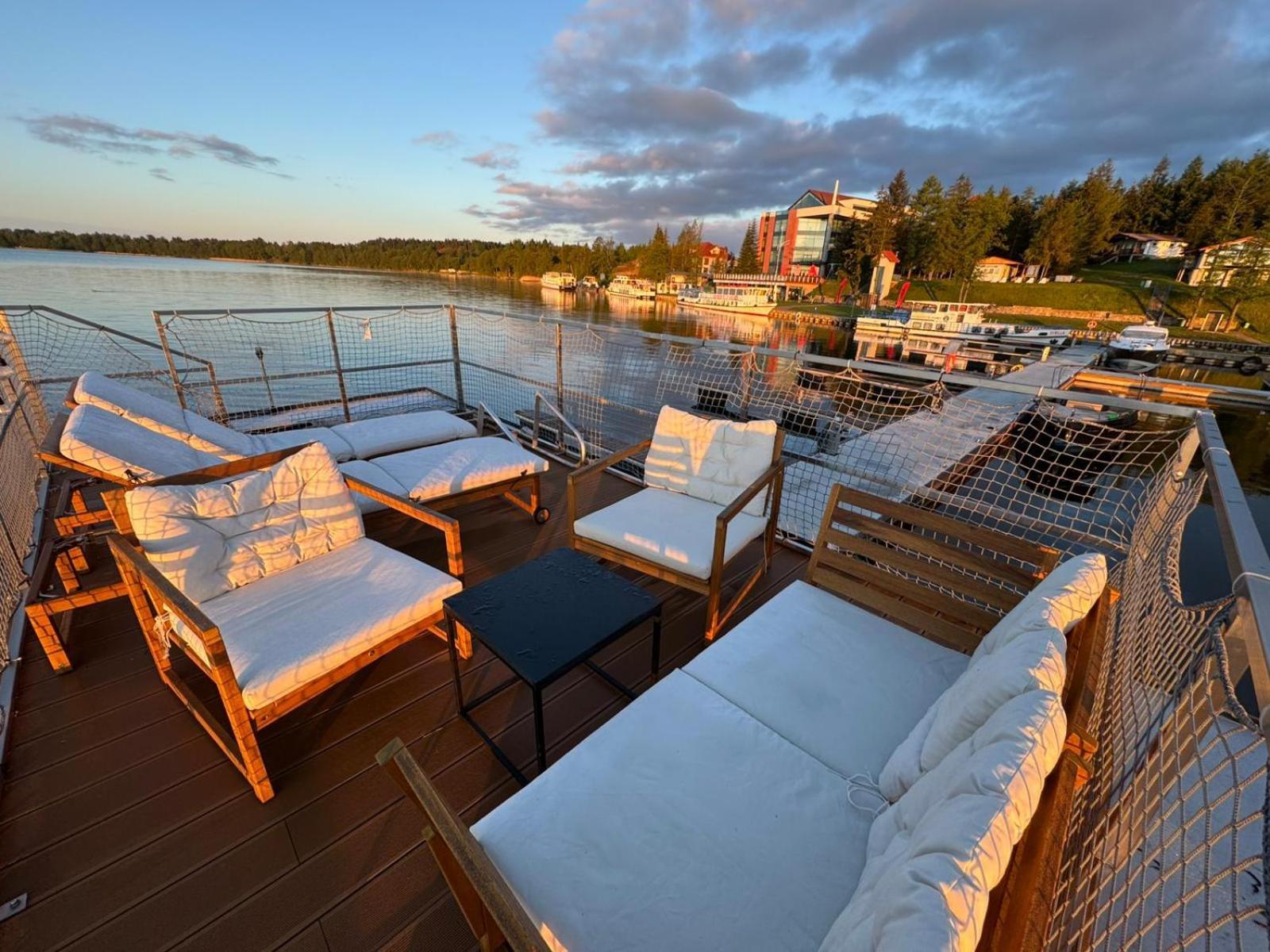 Domek Na Wodzie - Houseboat -Sauna, Taras Na Dachu, Dwie Sypialnie Mikołajki Esterno foto
