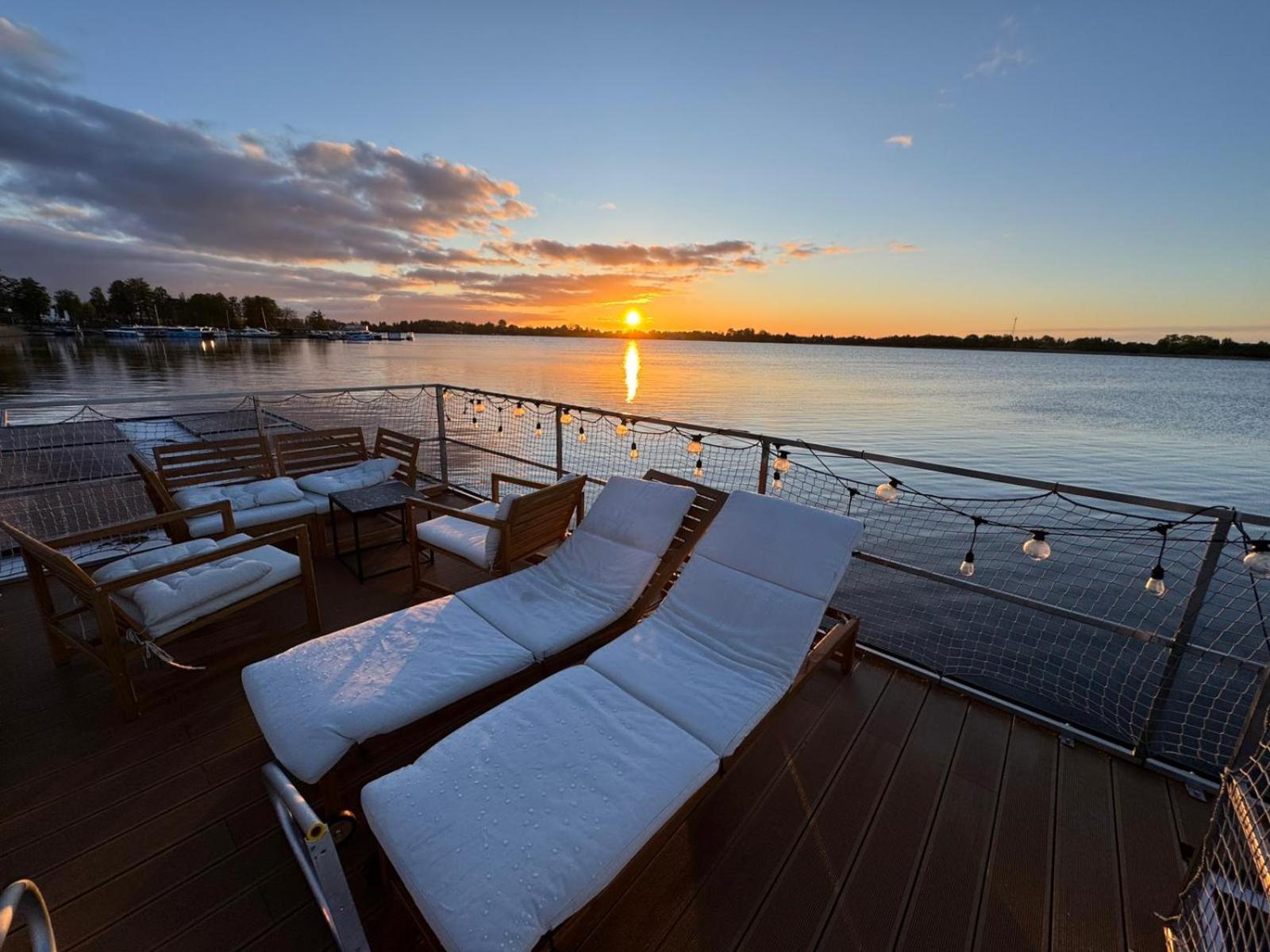 Domek Na Wodzie - Houseboat -Sauna, Taras Na Dachu, Dwie Sypialnie Mikołajki Esterno foto